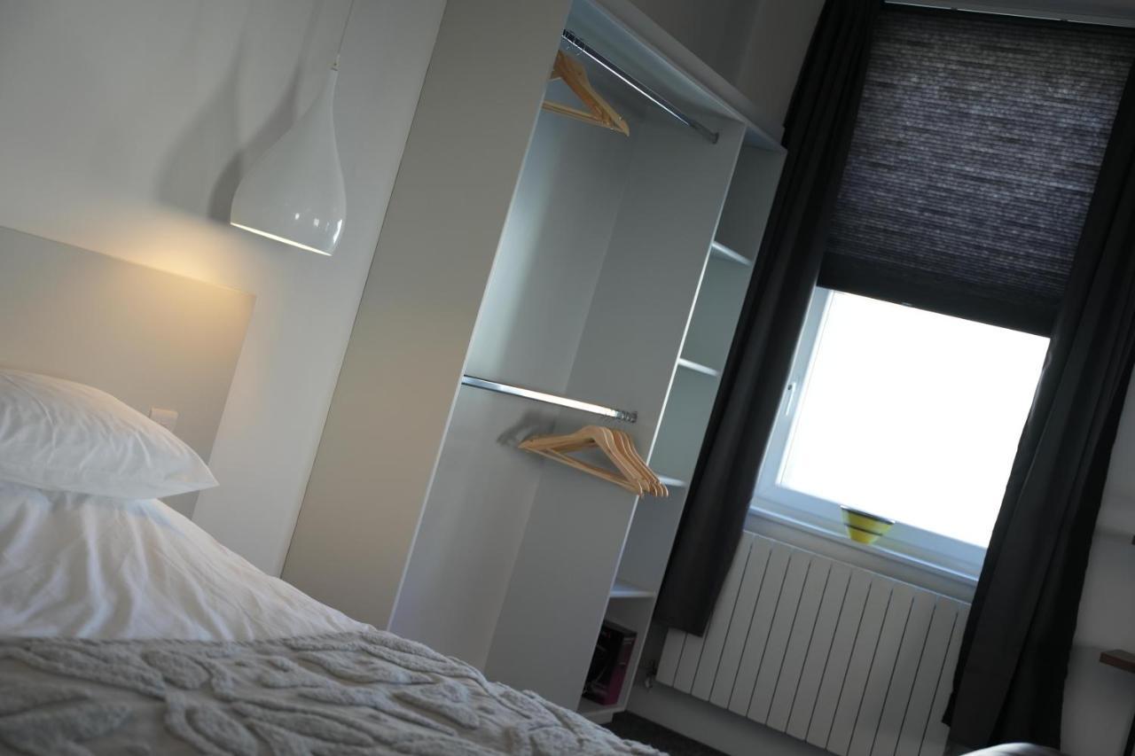 Gorgeous Comfortable Apartment On The High Street Мертир-Тидвилл Экстерьер фото